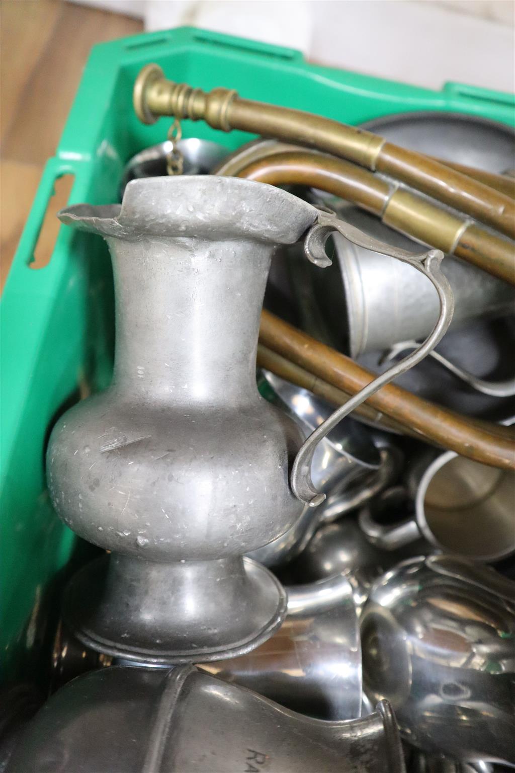 A quantity of pewter
